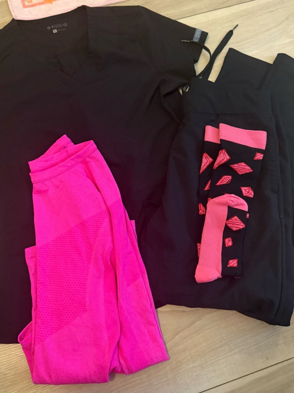 Scrub Bundle – Med Couture Set (S/M) + Clove Underscrub + Compression Socks